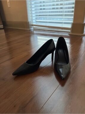 H&M Black Pointed-Toe Leatherette Pumps